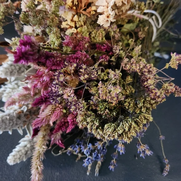 Real Dried Aromatic Flowers Over 16 Stems. - Picture 2 of 10